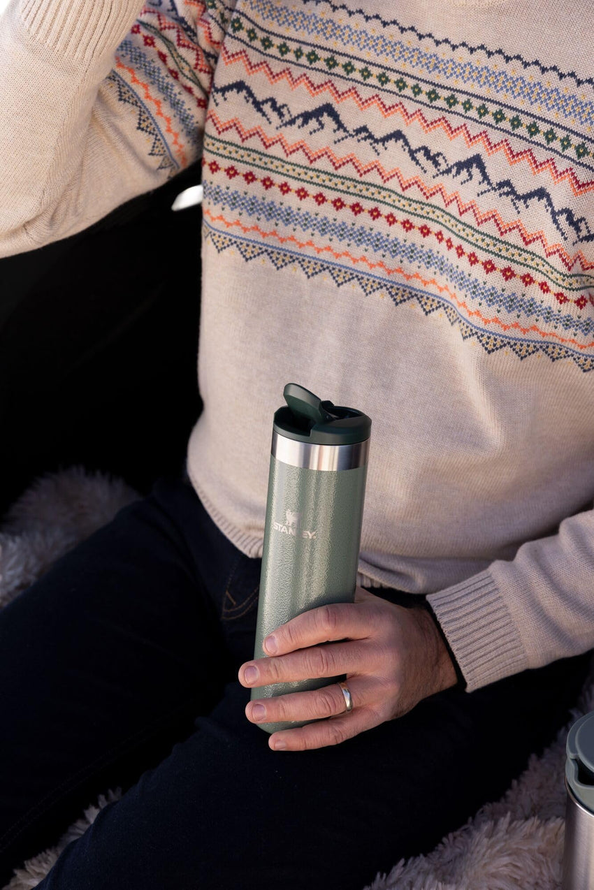 Stanley AeroLight Transit Bottle 20 oz | Locking Drink Through Lid | Leak Resistant Water Bottle or Coffee Travel Mug | Lightweight Insulated Stainless Steel | BPA - Free | Black - 7DAY'S