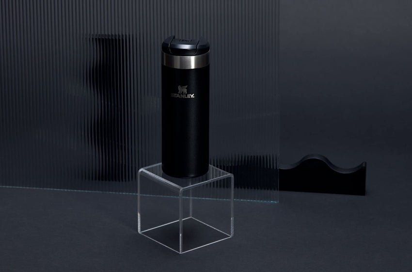 Stanley AeroLight Transit Bottle 20 oz | Locking Drink Through Lid | Leak Resistant Water Bottle or Coffee Travel Mug | Lightweight Insulated Stainless Steel | BPA - Free | Black - 7DAY'S